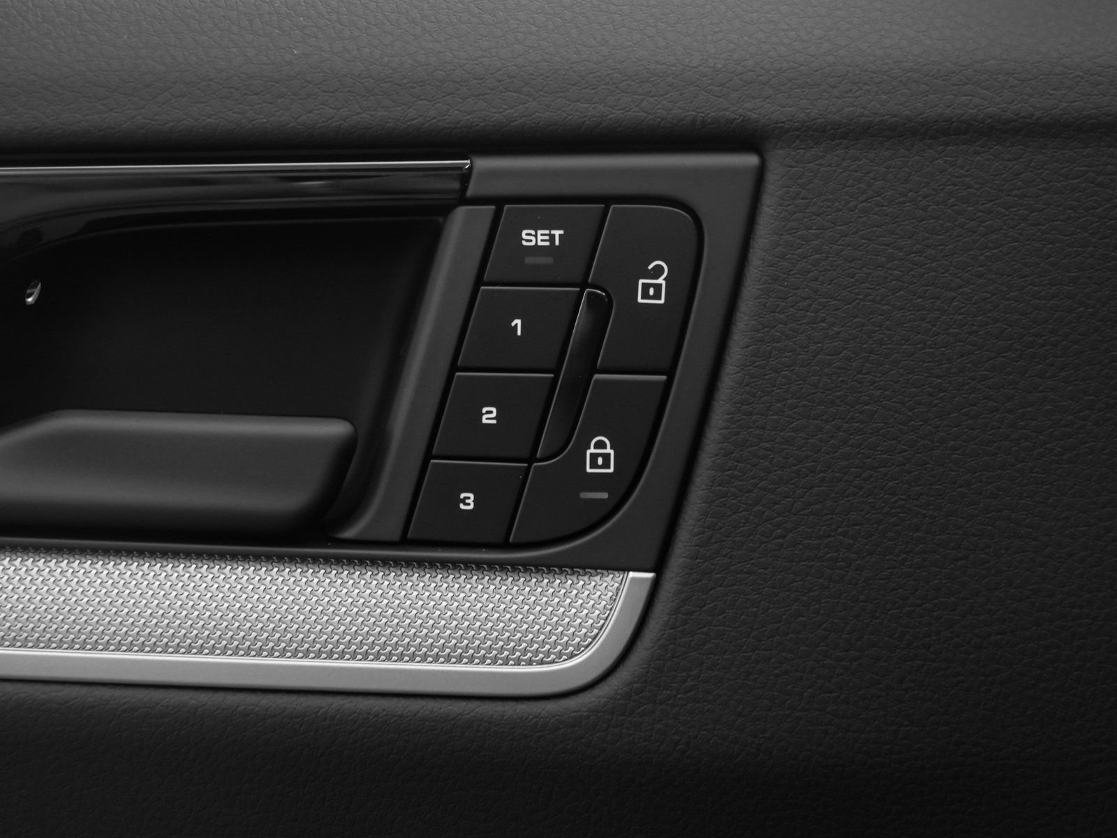 Certified 2025 Porsche Cayenne image 24