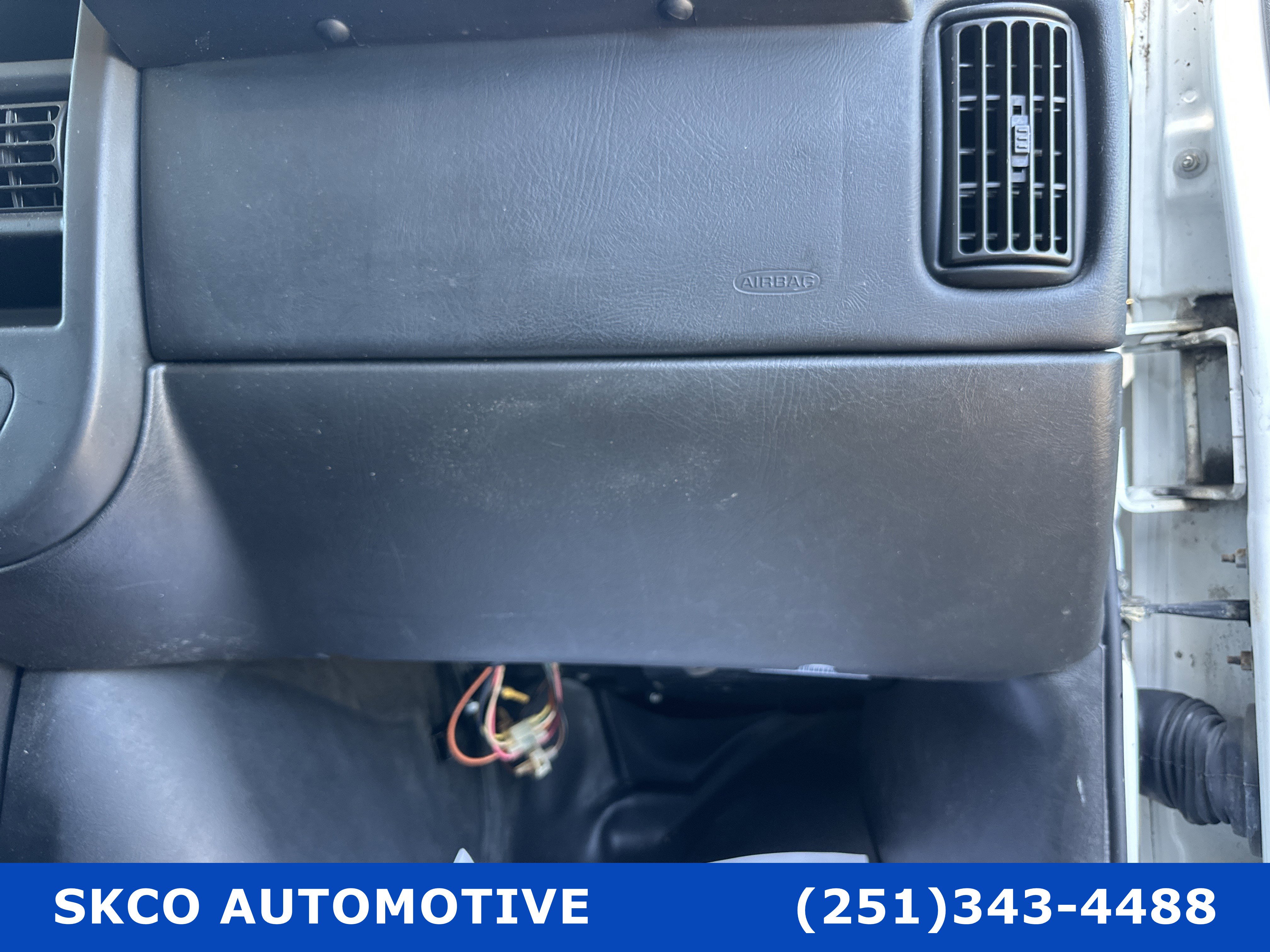 Used 2015 Chevrolet Express 2500 image 23