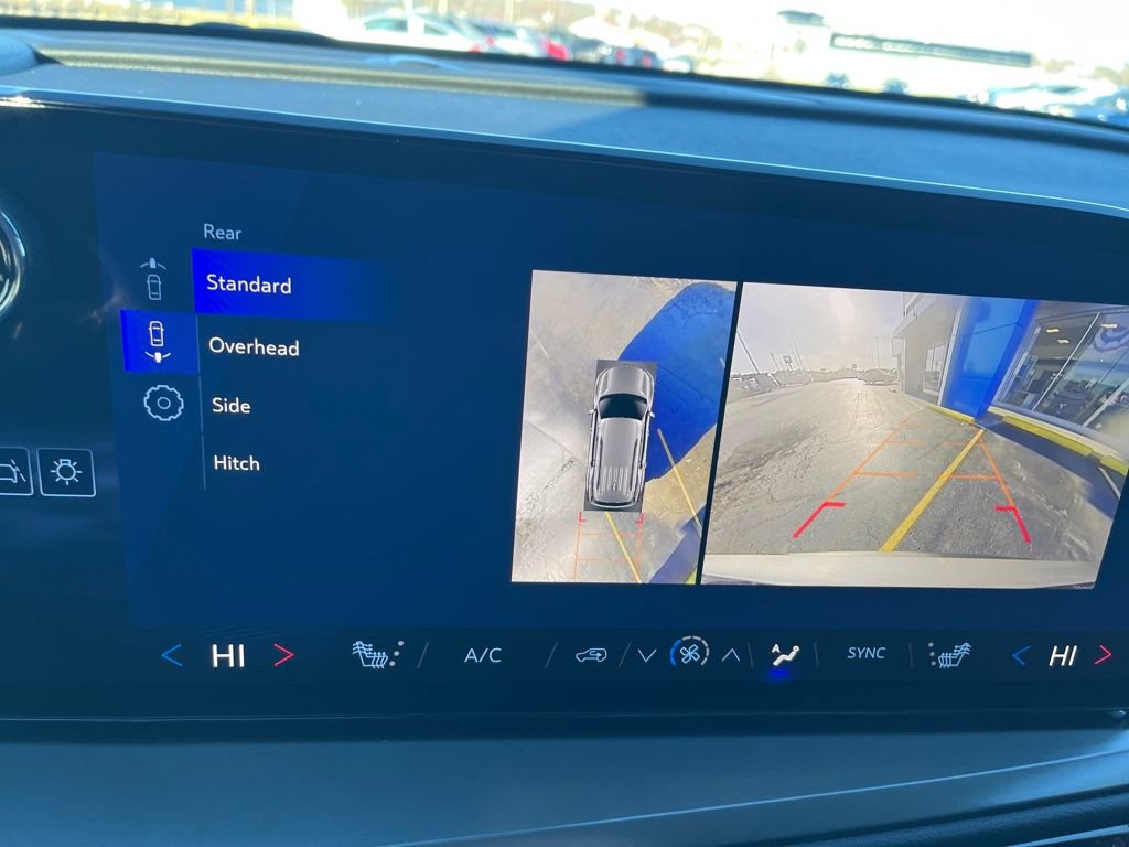 New 2026 Chevrolet Traverse LT image 14