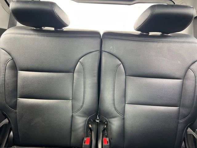 Used 2023 GMC Acadia SLE image 32