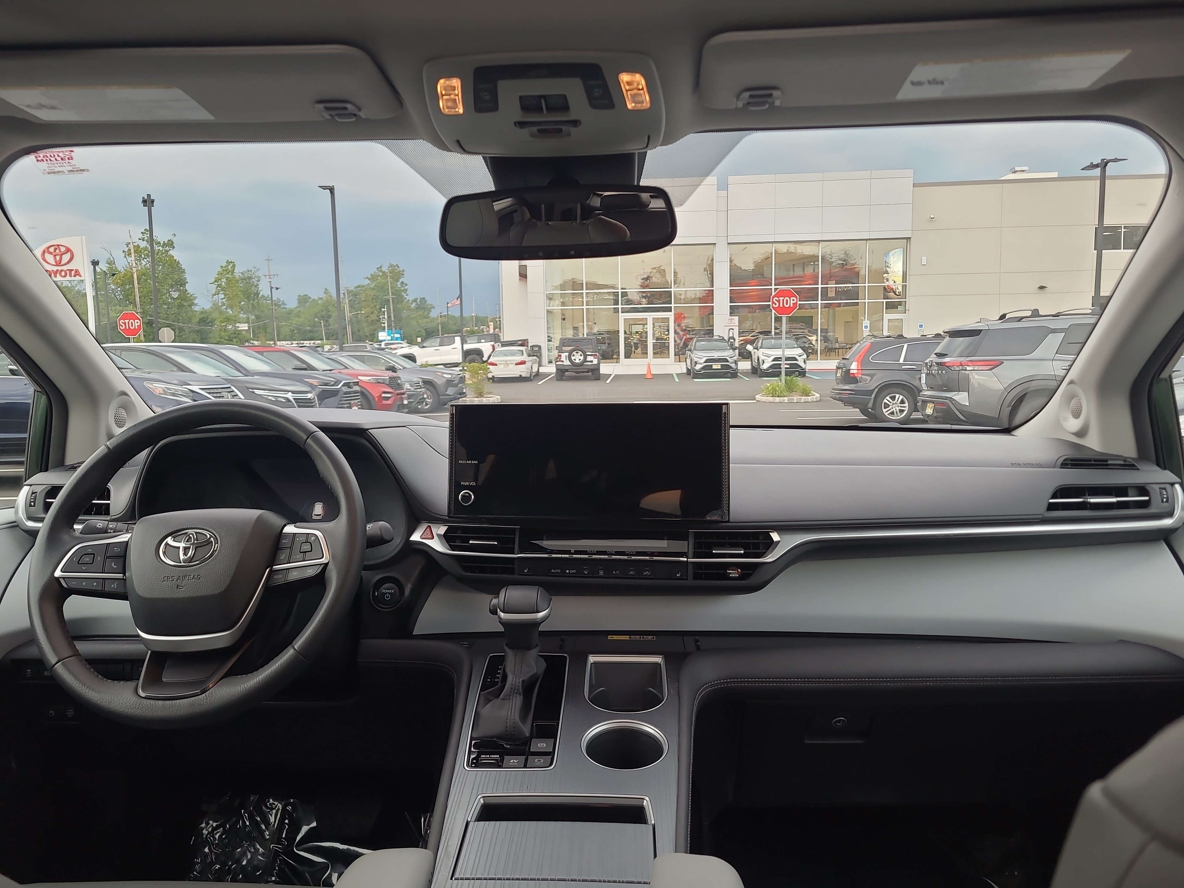 Certified 2025 Toyota Sienna XLE w/ XLE Plus Package AWD/4WD image 18