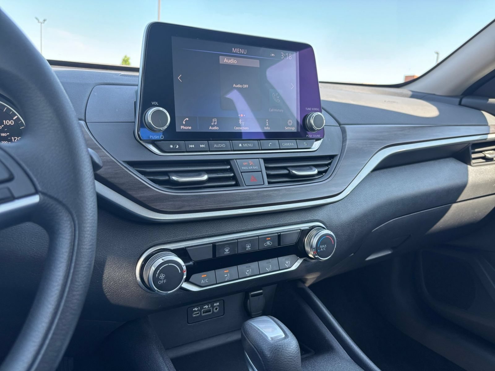 Used 2025 Nissan Altima 2.5 SV FWD image 14