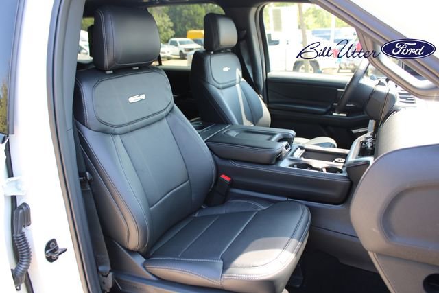 New 2025 Ford Expedition Platinum w/ Stealth Appearance Package image 7
