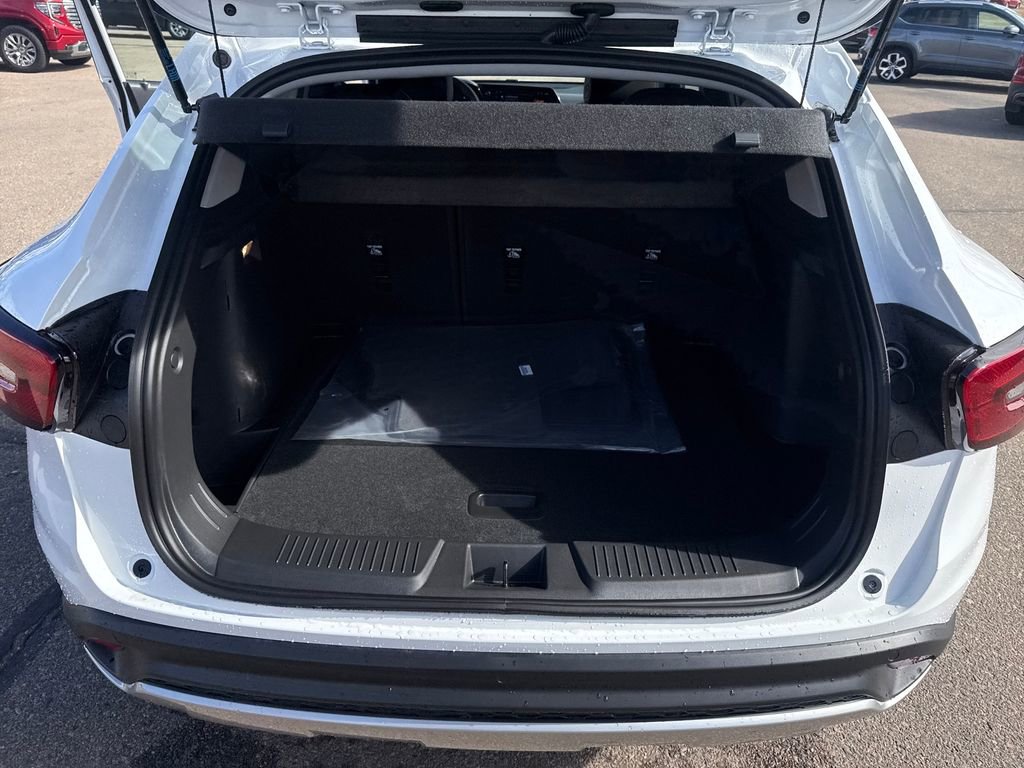 New 2026 Chevrolet Trax LT w/ Driver Confidence Package image 21