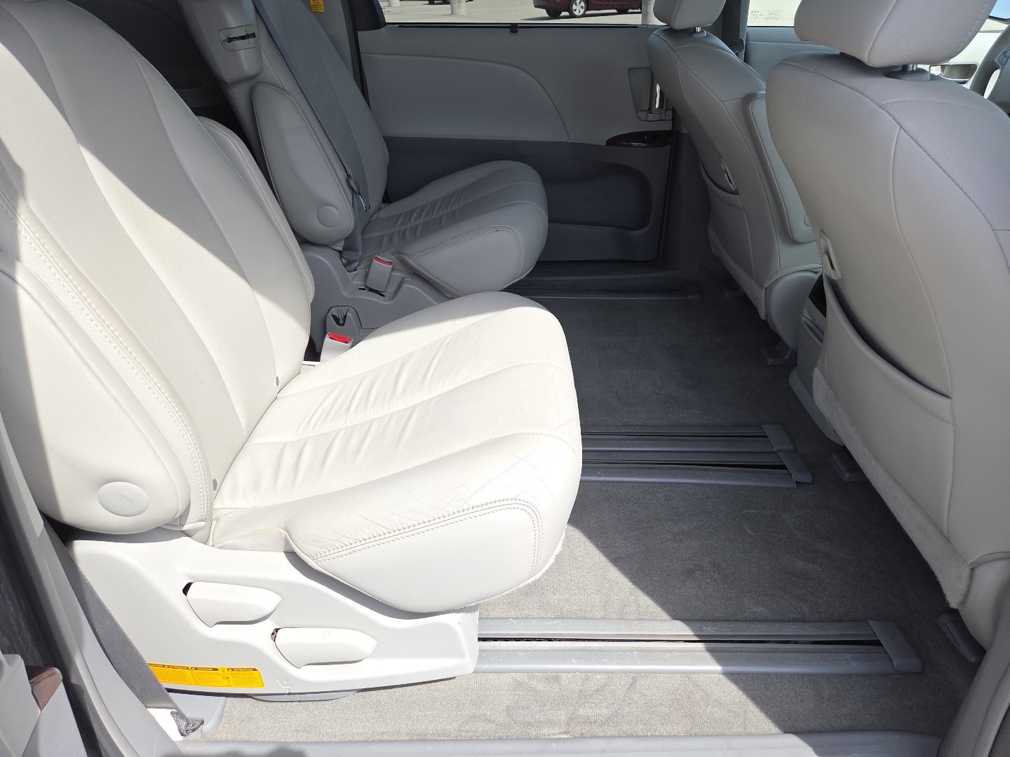 Used 2013 Toyota Sienna XLE FWD image 20