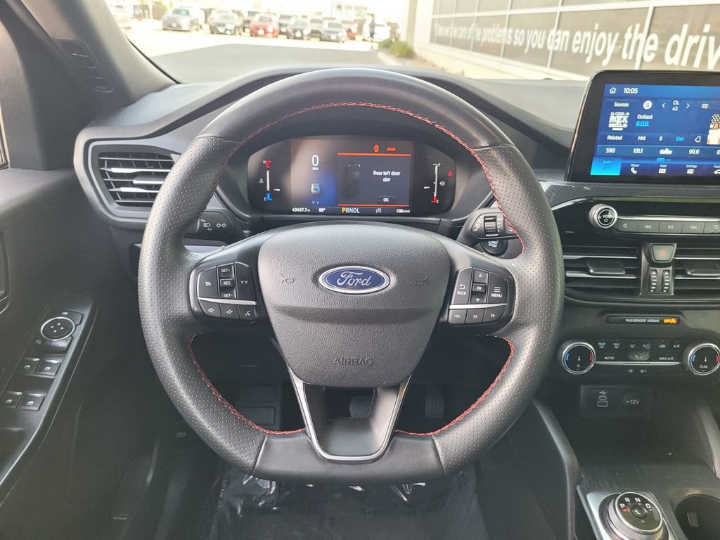 Used 2025 Ford Escape ST-Line FWD image 18