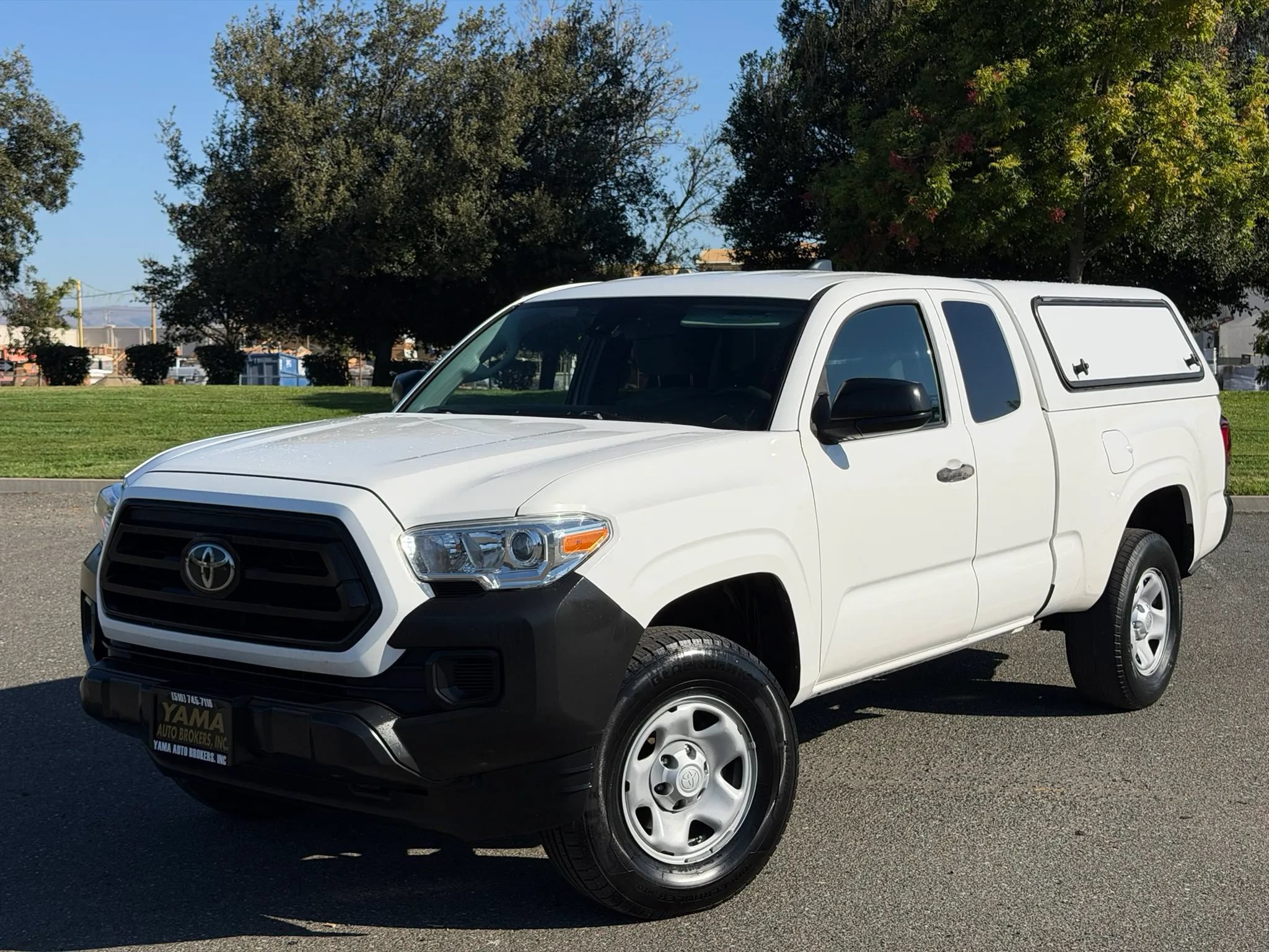 Used 2022 Toyota Tacoma SR RWD image 1