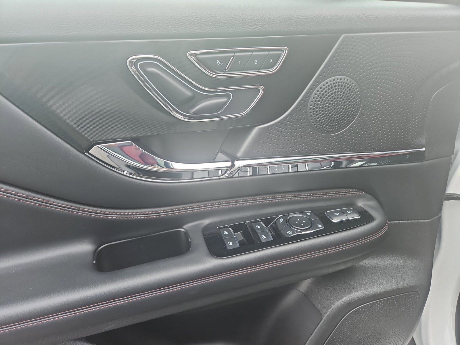 Certified 2024 Lincoln Corsair Grand Touring image 17