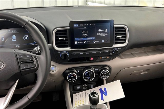 Used 2024 Hyundai Venue SEL image 6