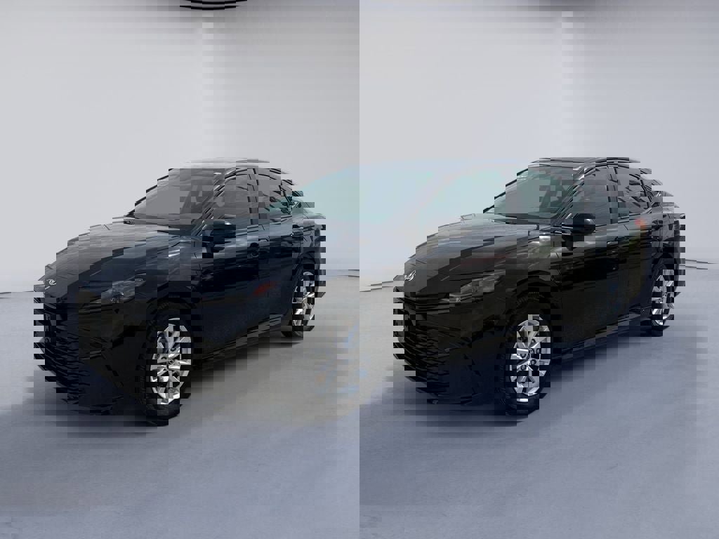 Used 2025 Toyota Camry LE video 1