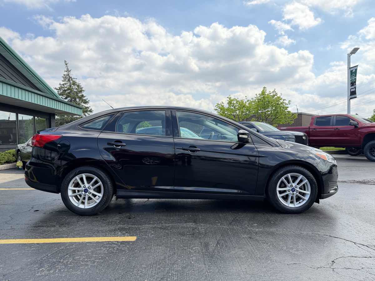 Used 2017 Ford Focus SE FWD image 8