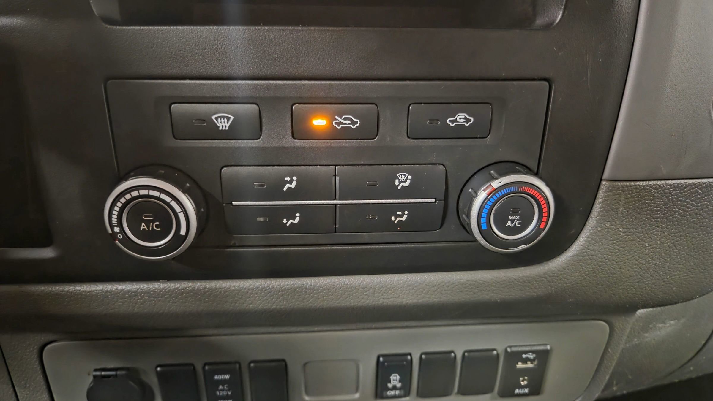 Used 2018 Nissan NV 2500 SV w/ Navigation Package image 24