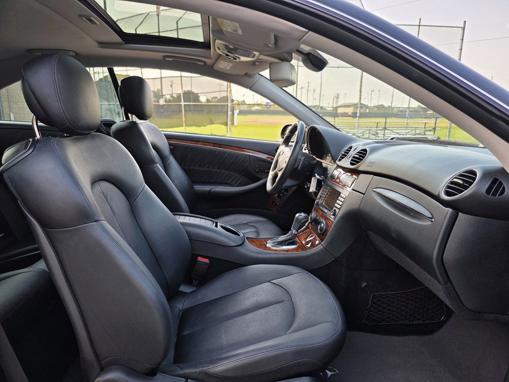 Used 2009 Mercedes-Benz CLK 350 Coupe image 21