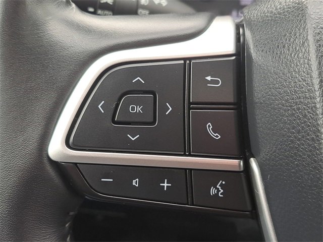 Used 2024 Toyota Highlander XLE image 12