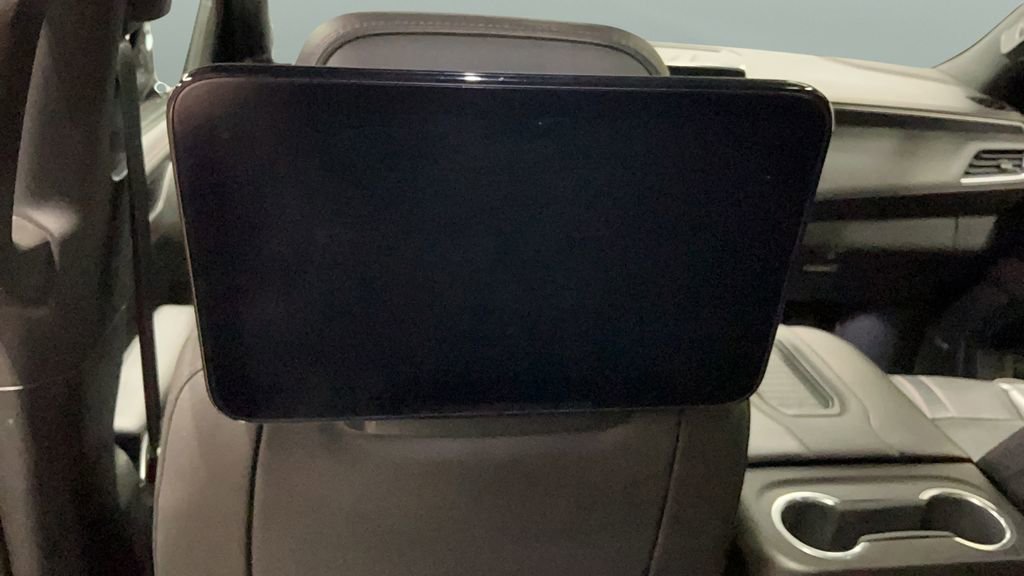 Used 2021 Chevrolet Suburban RST w/ Luxury Package image 27