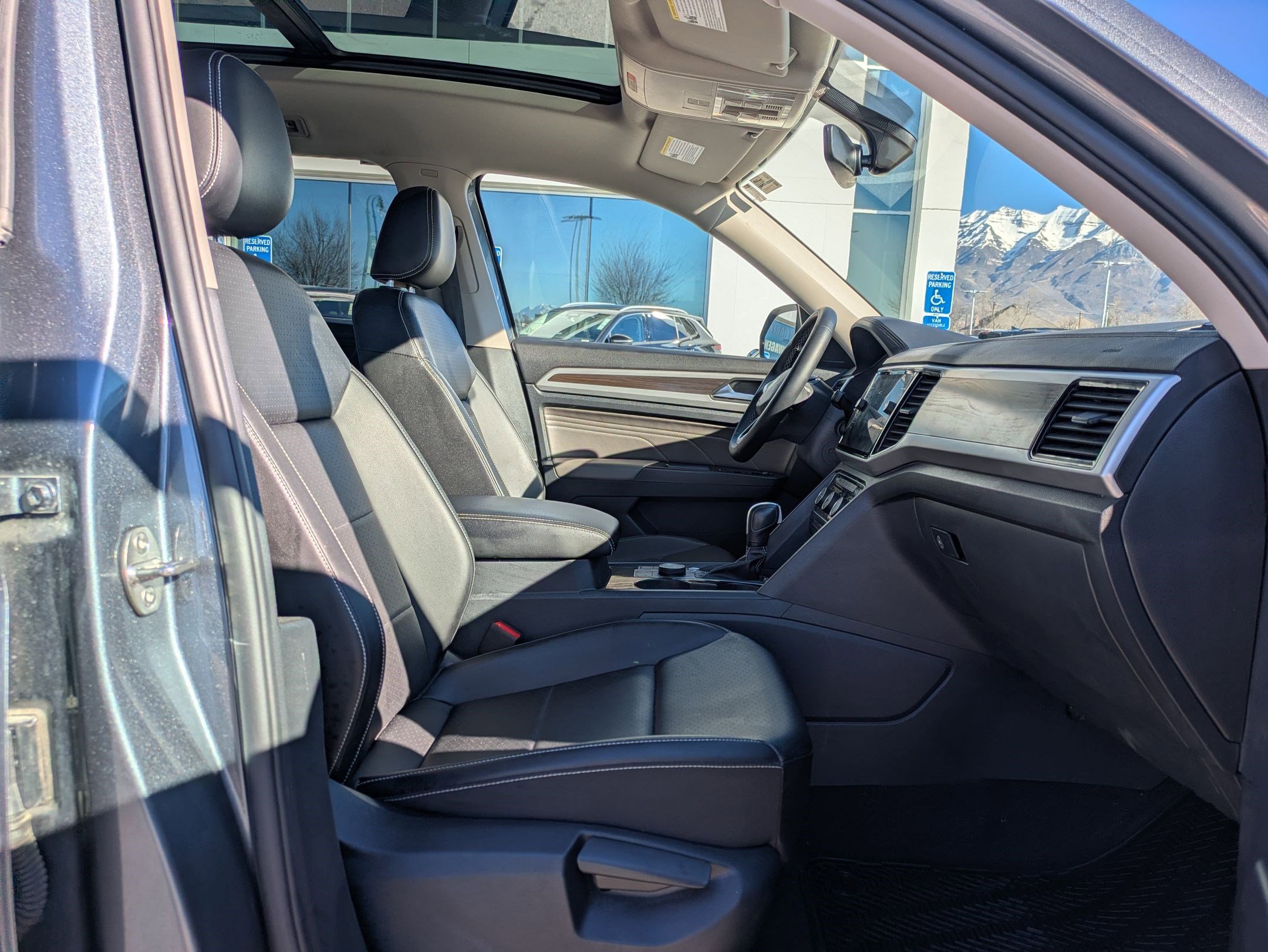 Used 2022 Volkswagen Atlas SE w/ Panoramic Sunroof Package image 33