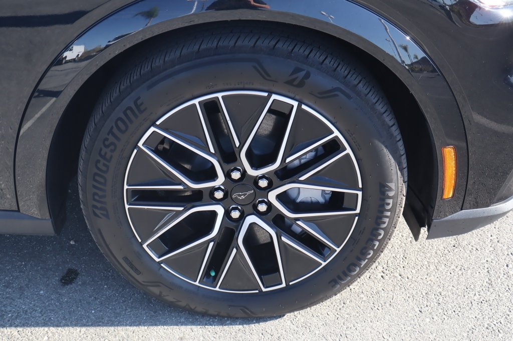 Used 2025 Ford Mustang Mach-E Premium AWD/4WD image 13