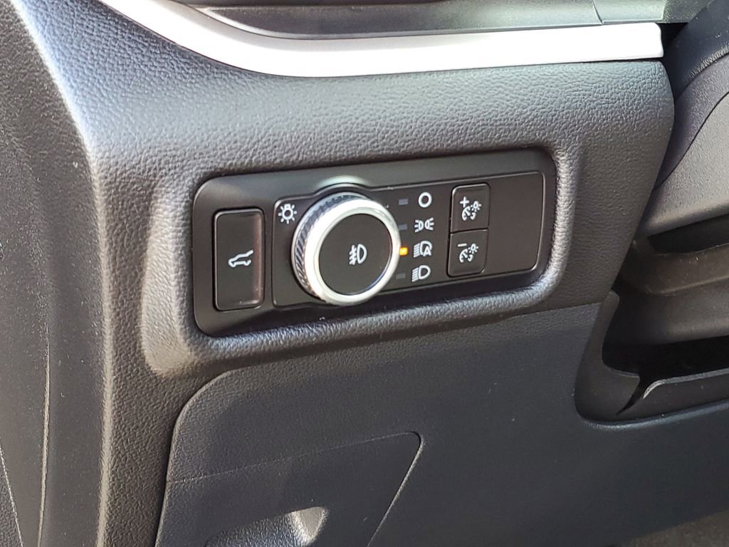 Used 2023 Ford Explorer XLT w/ Equipment Group 202A AWD/4WD image 14