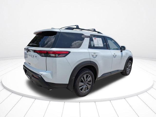 Used 2025 Nissan Pathfinder SV FWD image 4