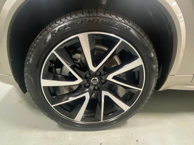 Used 2025 Volvo XC90 B5 Plus w/ Protection Package AWD/4WD image 5