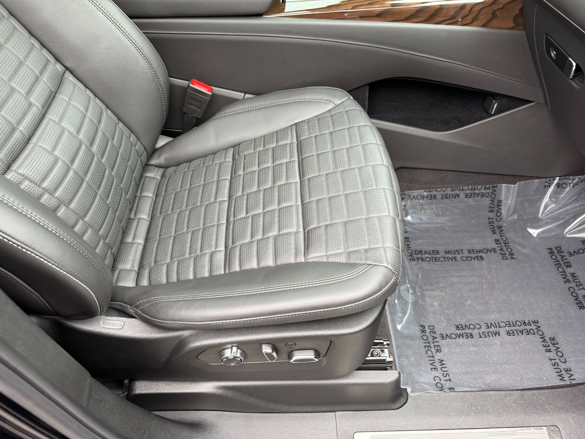 Used 2024 Cadillac Escalade ESV Sport Platinum w/ LPO, ONYX Package image 58