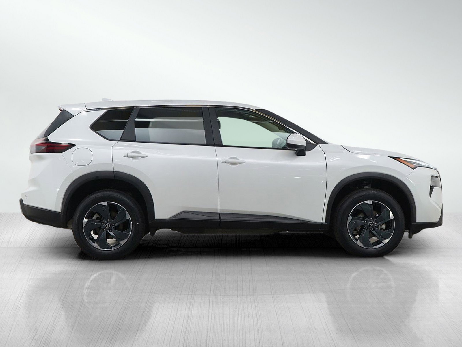 Used 2025 Nissan Rogue SV image 6