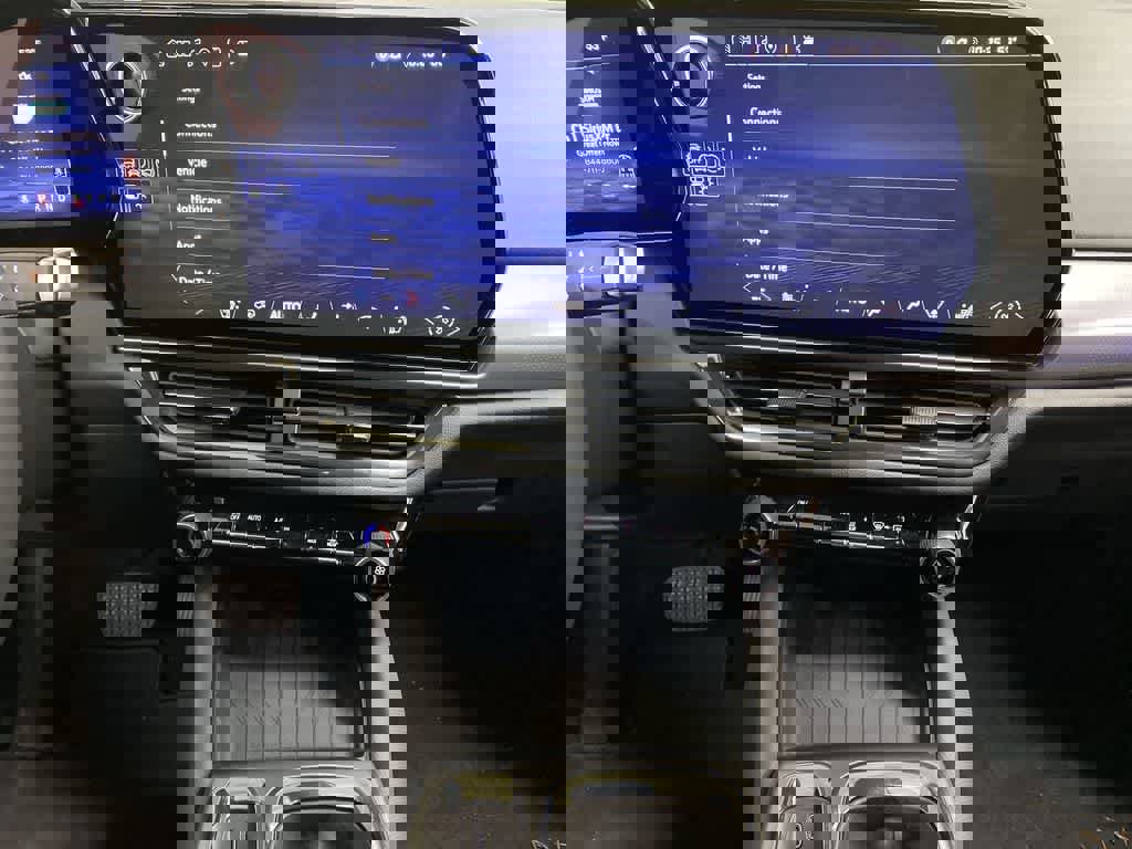 Used 2024 Chevrolet Equinox EV RS image 24