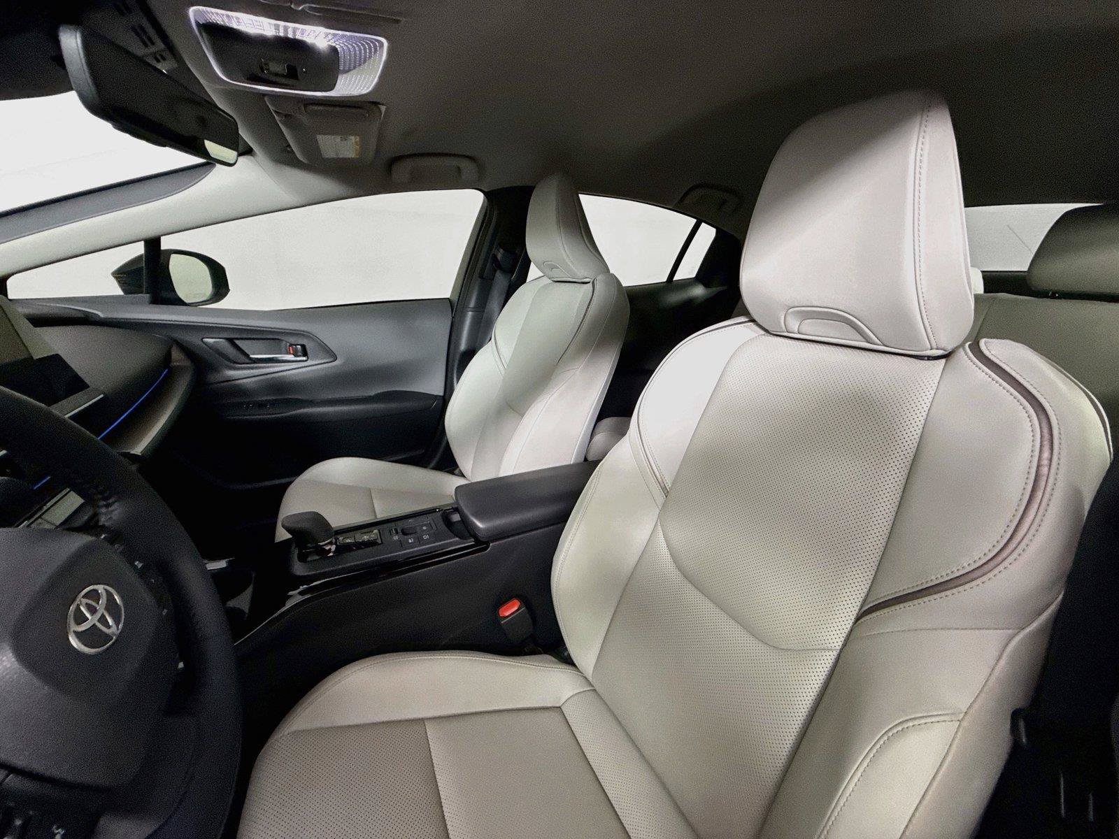 Certified 2026 Toyota Prius XLE FWD image 3