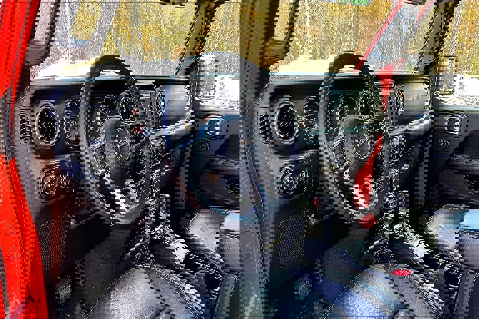 Used 2018 Jeep Wrangler Unlimited Sahara image 18