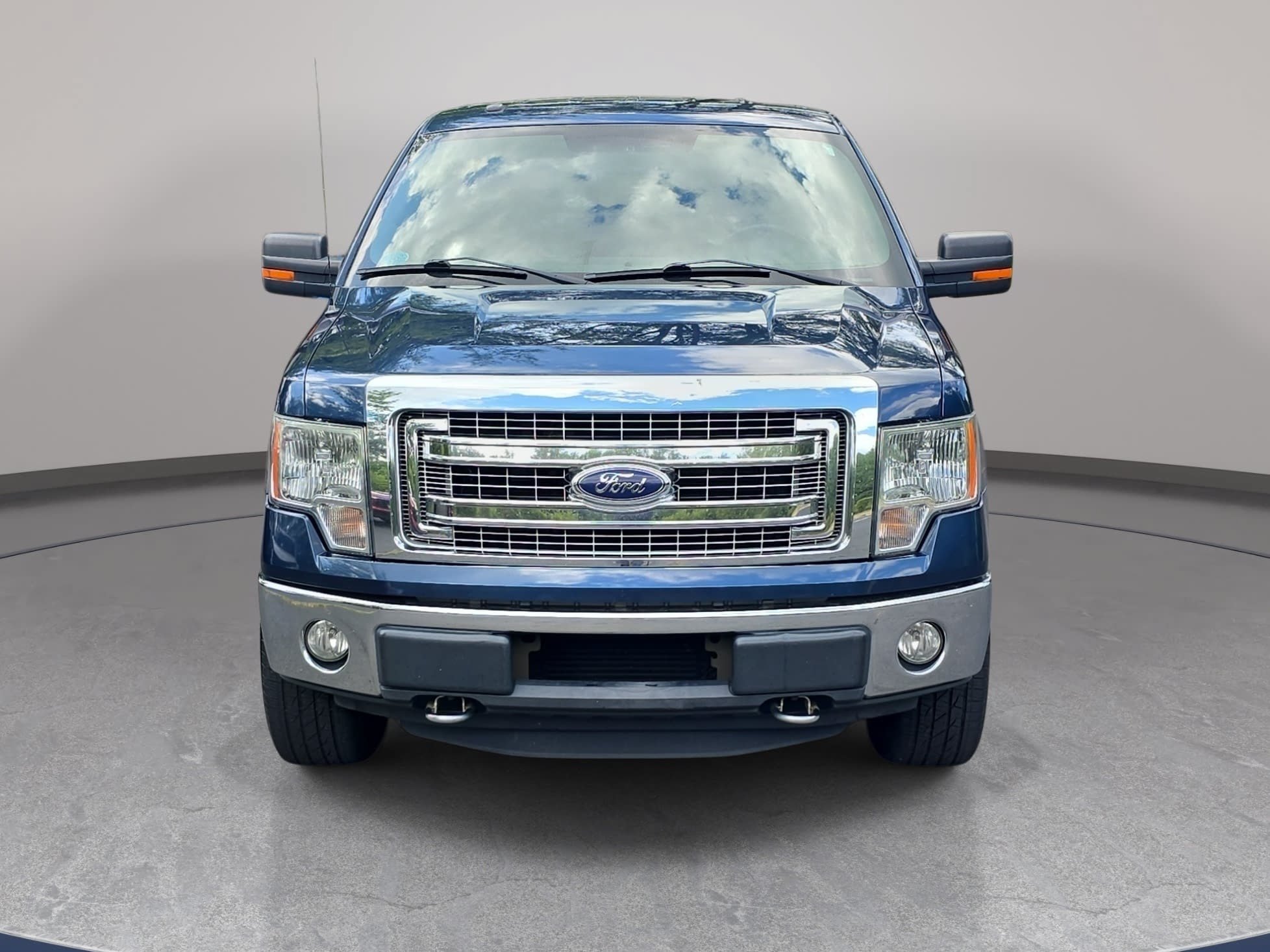 Used 2013 Ford F150 XLT w/ Luxury Equipment Group AWD/4WD image 2