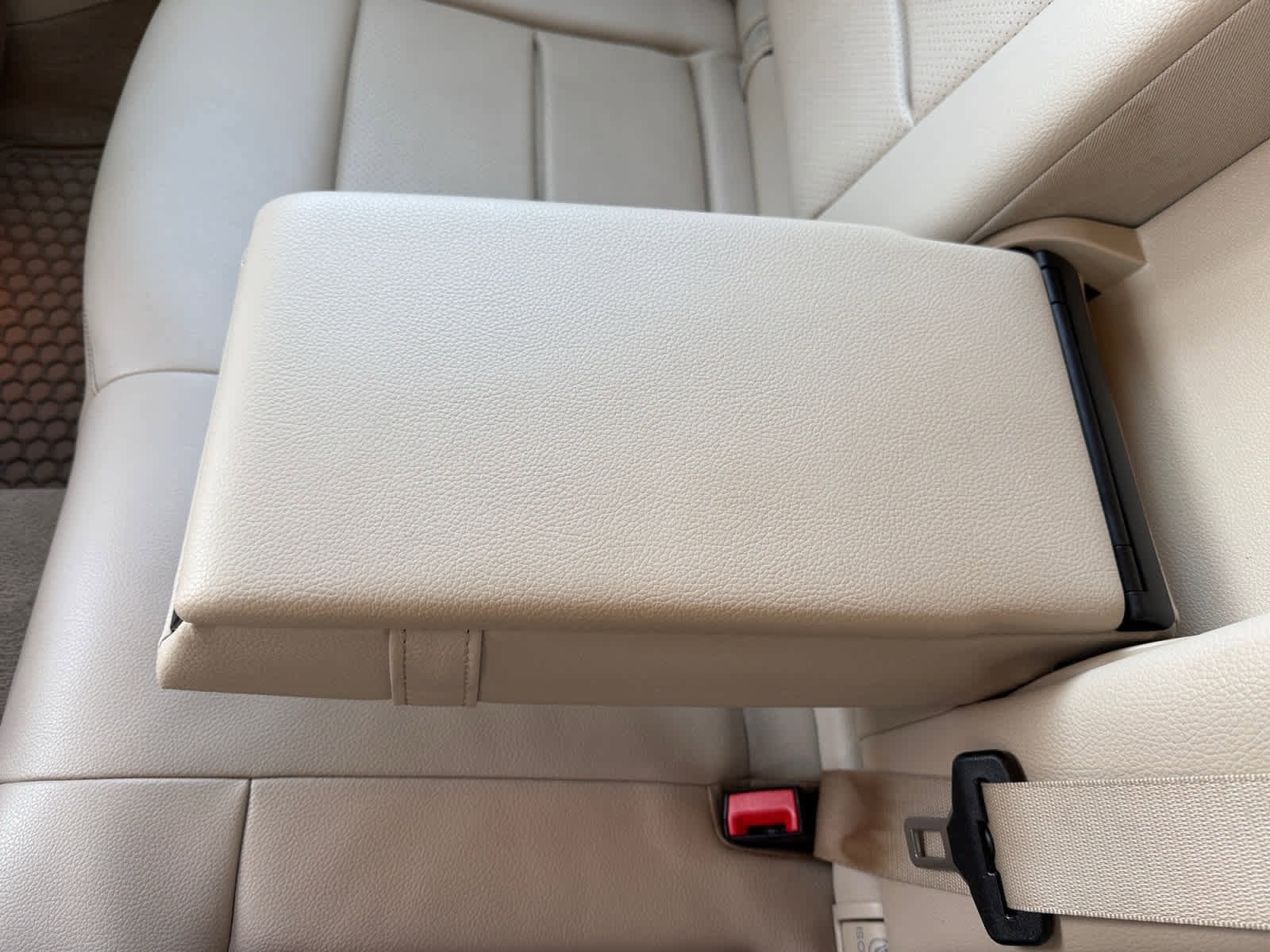 Certified 2016 Mercedes-Benz E 350 4MATIC Wagon image 17