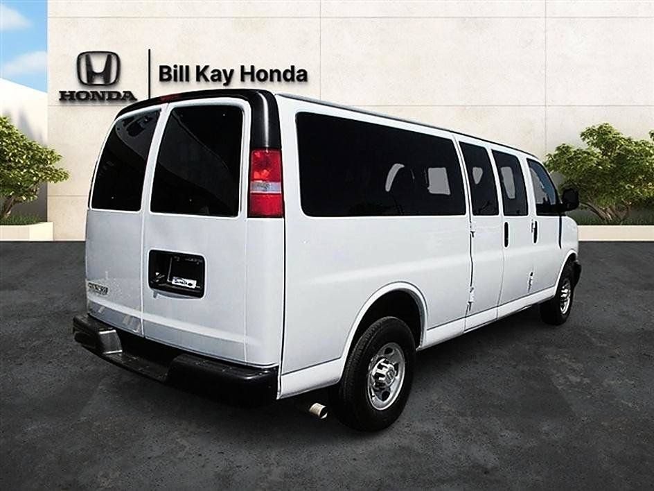 Used 2024 Chevrolet Express 3500 LS RWD image 3