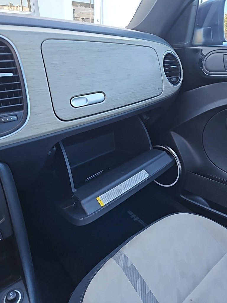 Used 2018 Volkswagen Beetle 2.0T Coast image 25