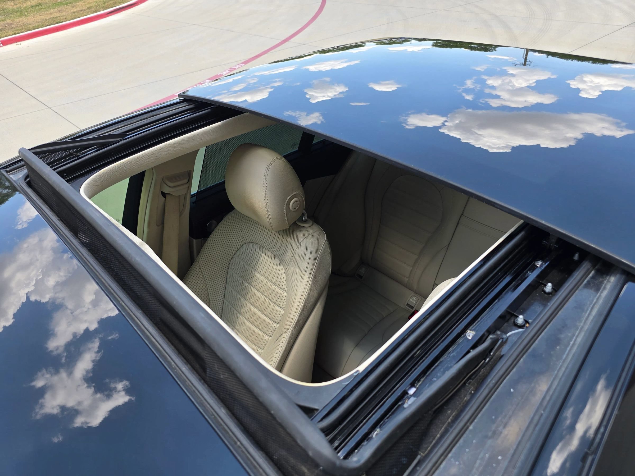 Used 2015 Mercedes-Benz C 300 Sedan image 42