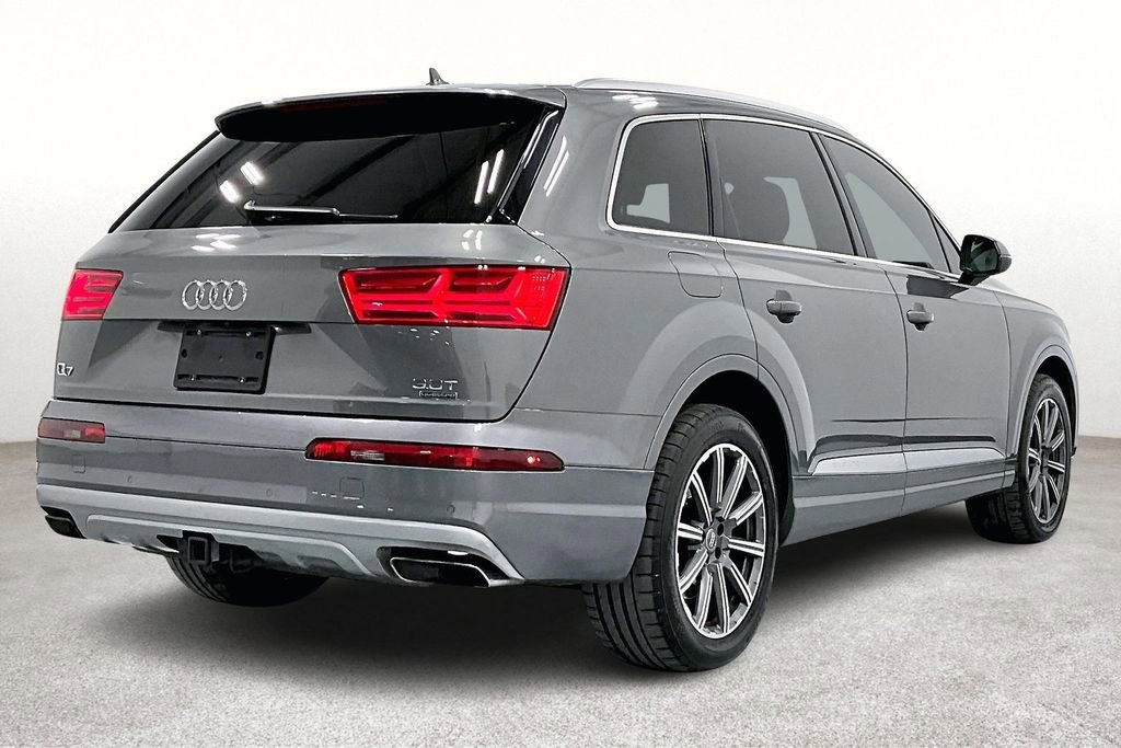 Used 2018 Audi Q7 3.0T Prestige image 2