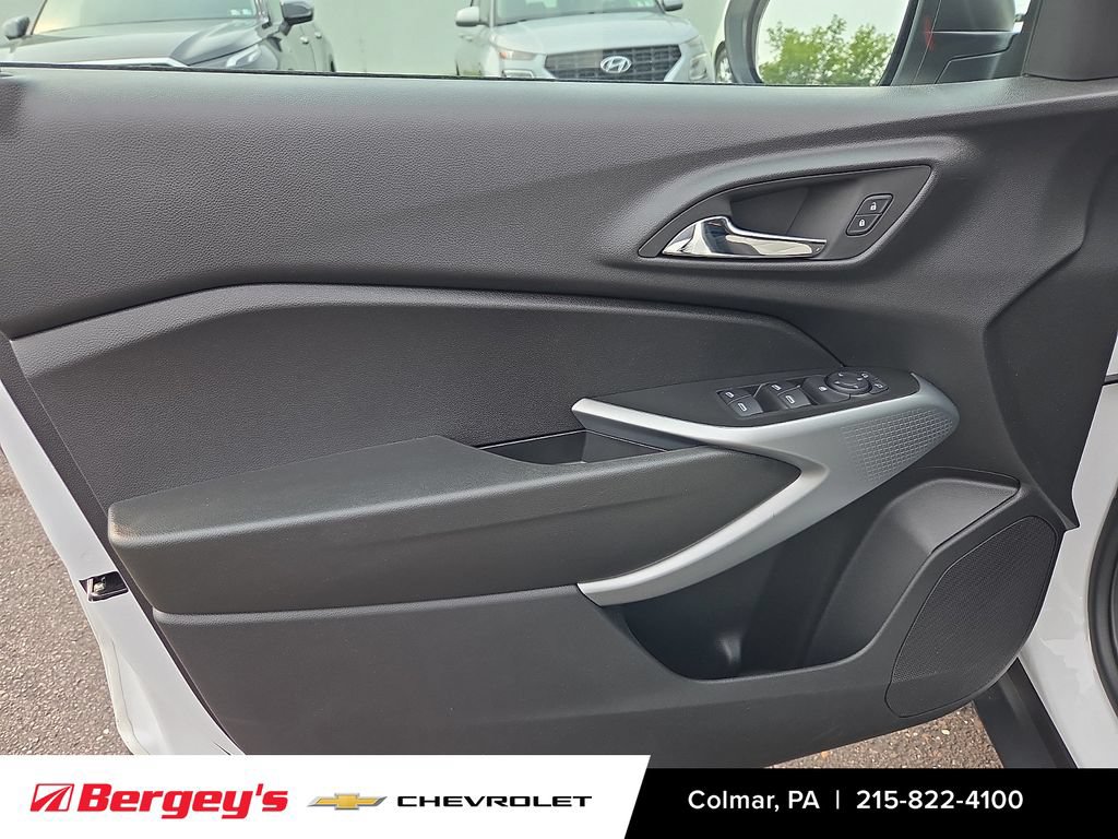 Certified 2024 Chevrolet Trax LS FWD image 15