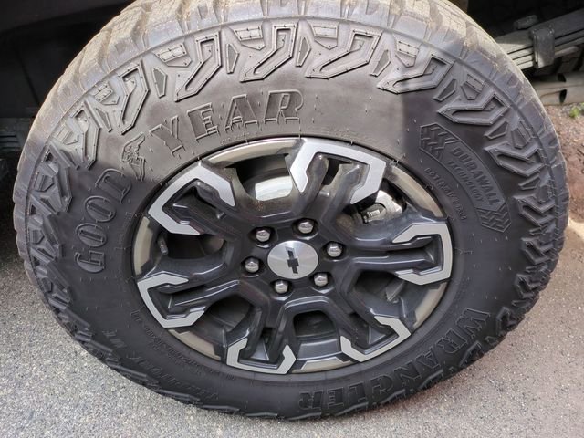 Used 2025 Chevrolet Silverado 1500 ZR2 w/ Technology Package image 8