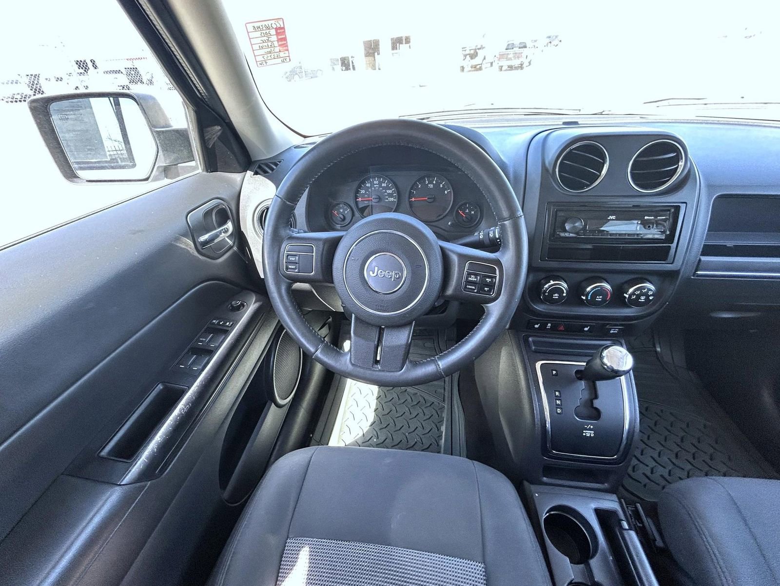 Used 2013 Jeep Patriot Latitude AWD/4WD image 13