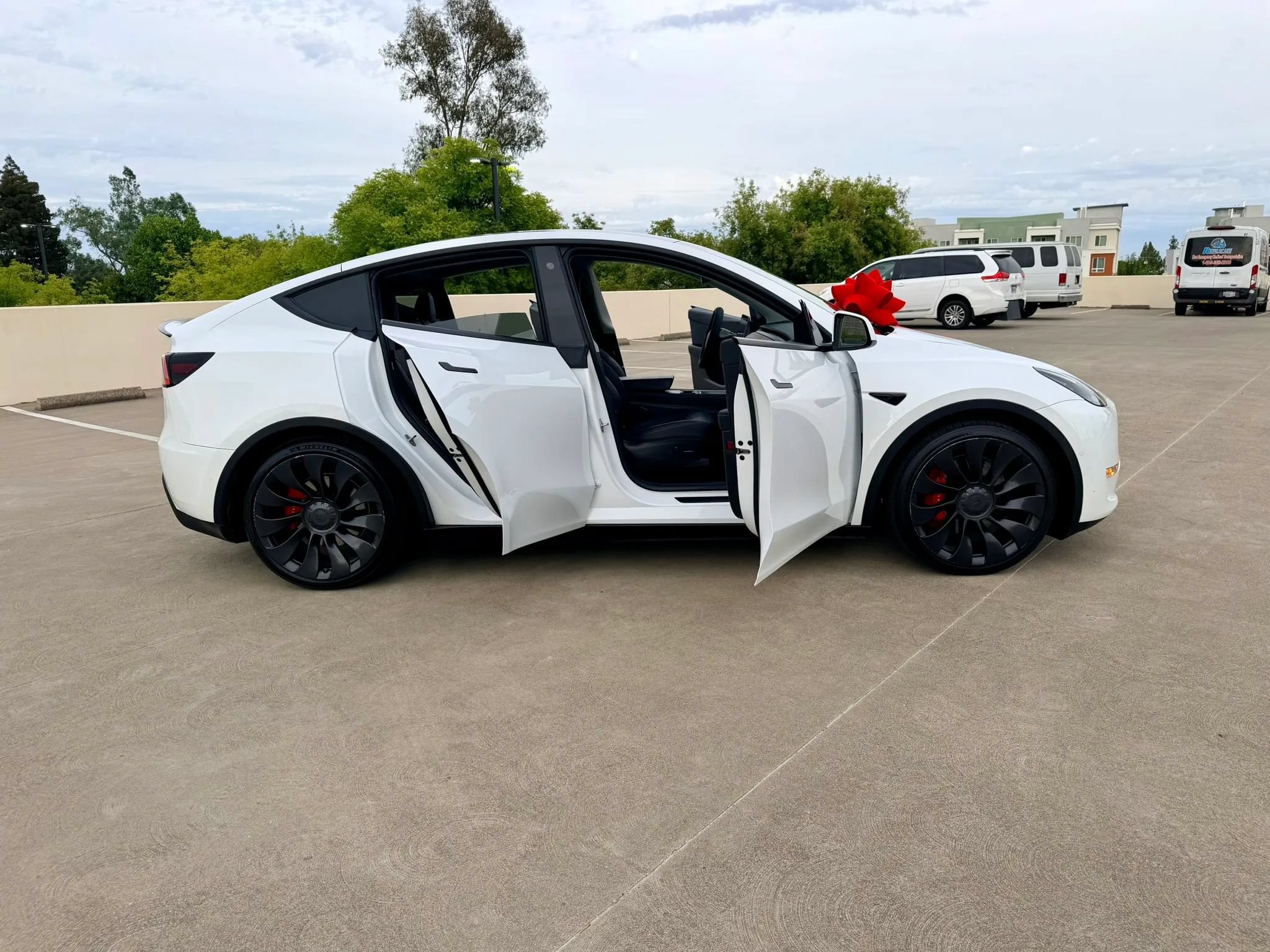 Used 2022 Tesla Model Y Performance AWD/4WD image 38