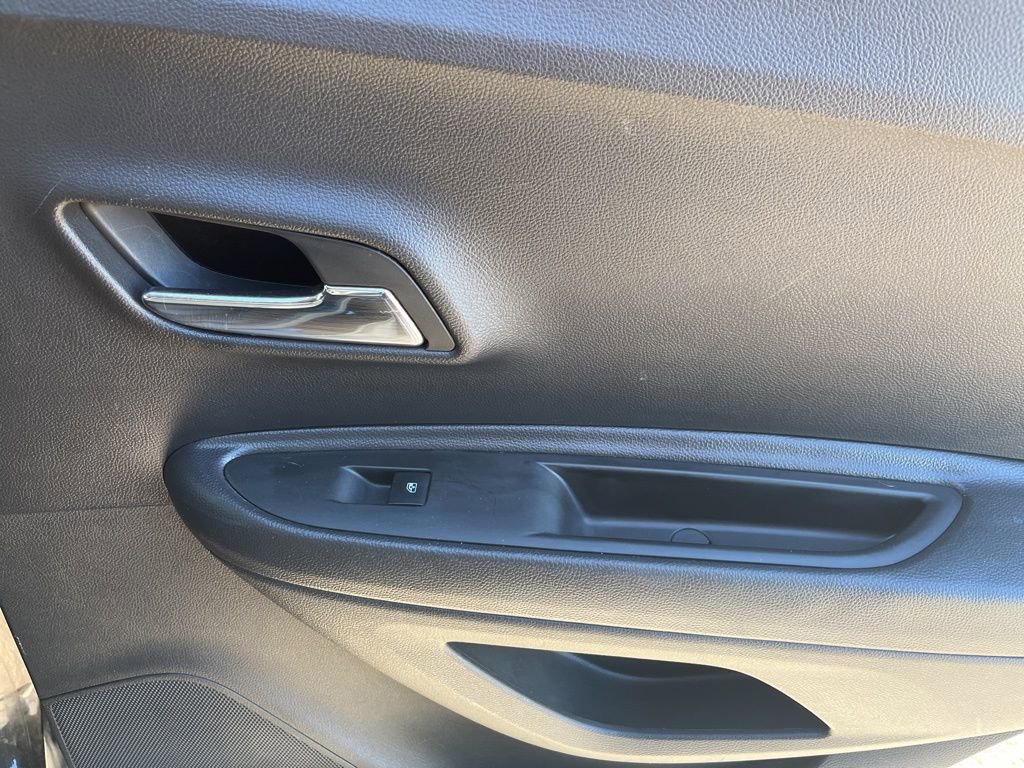 Used 2020 Chevrolet Trax LS w/ Tint and Cruise Package image 52