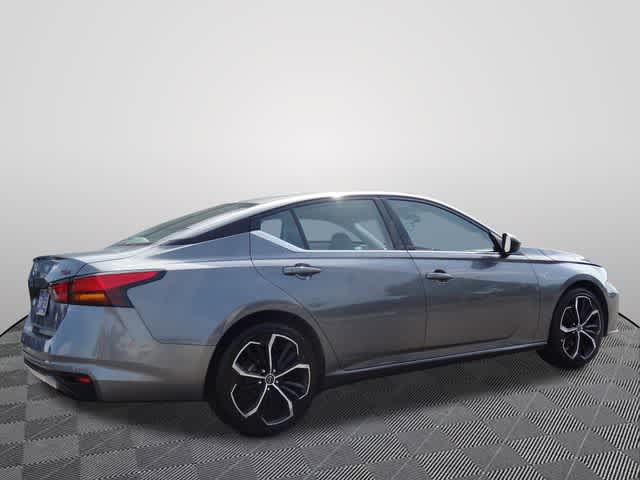 Used 2023 Nissan Altima 2.5 SR FWD image 3
