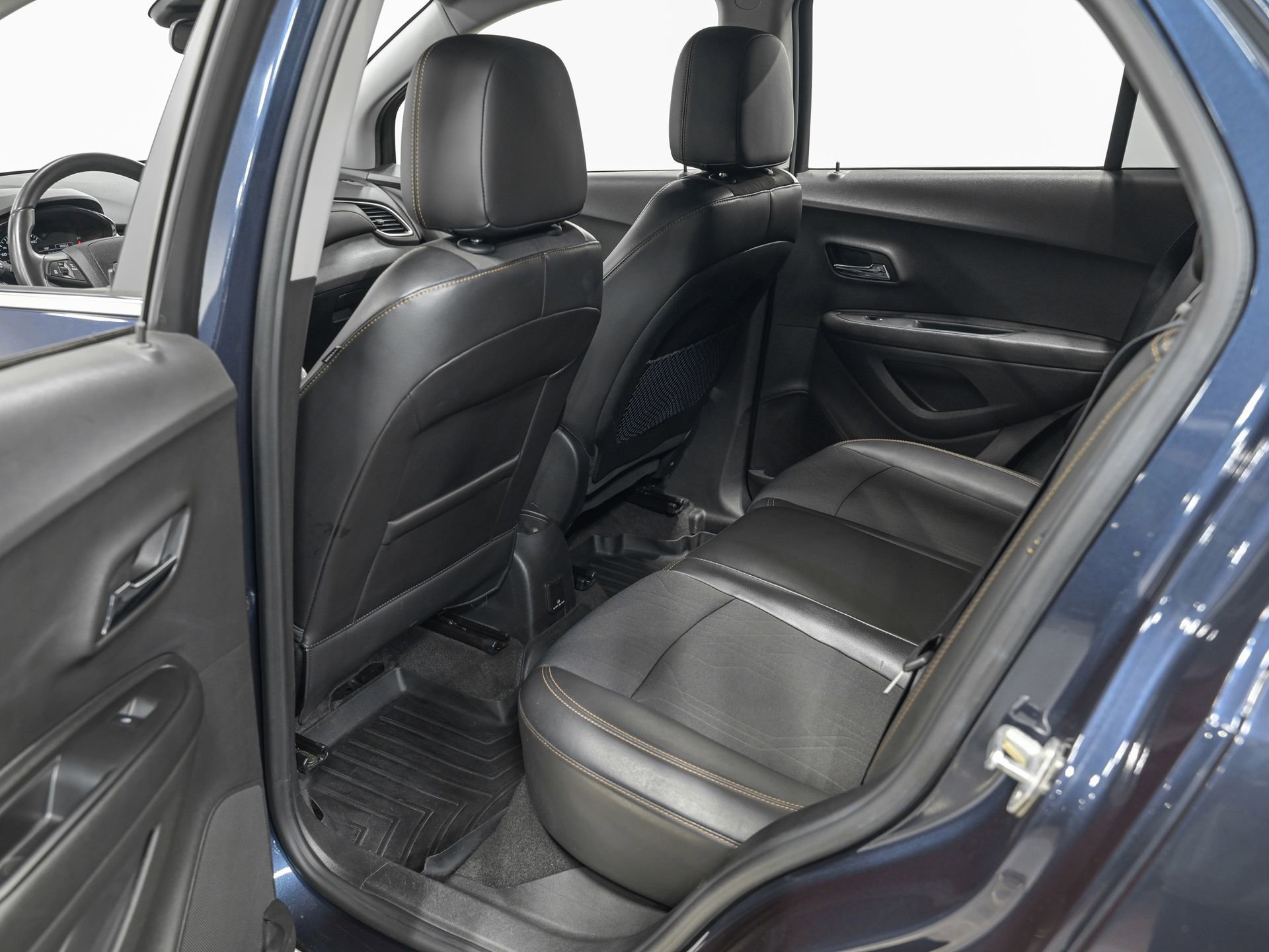 Used 2018 Chevrolet Trax LT w/ LT Convenience Package image 28