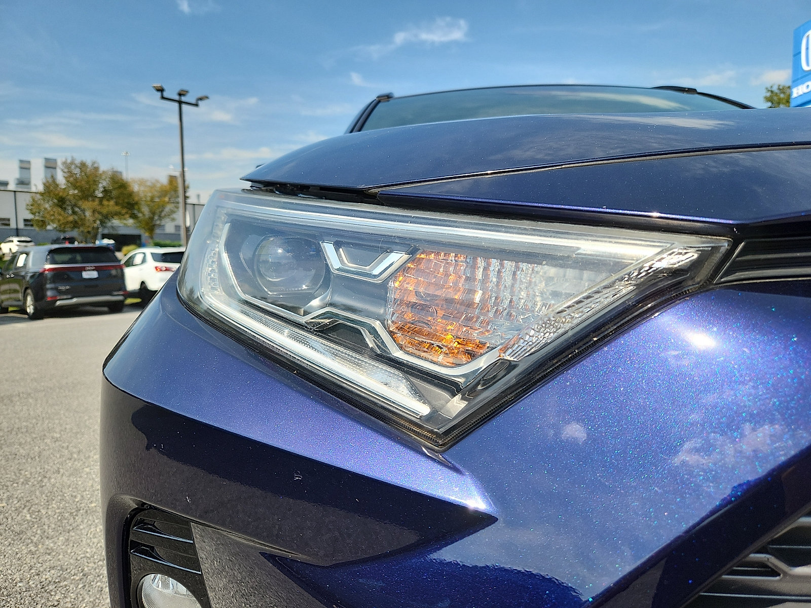 Used 2019 Toyota RAV4 XSE w/ All Weather Liner Package AWD/4WD image 9