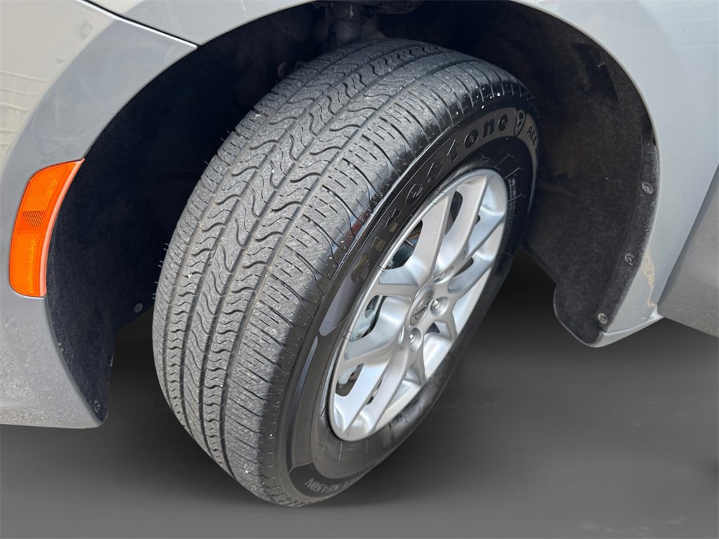 Used 2022 Chrysler Pacifica Touring-L image 10