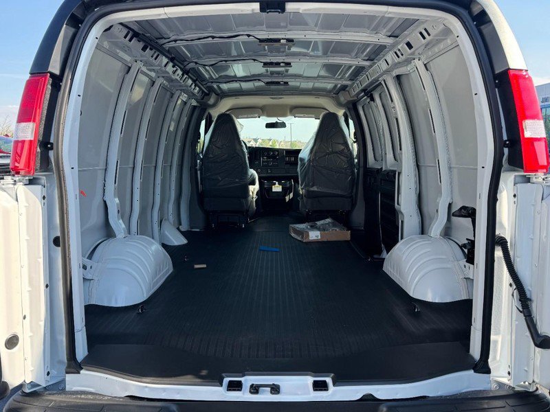 New 2026 Chevrolet Express 2500 RWD image 27