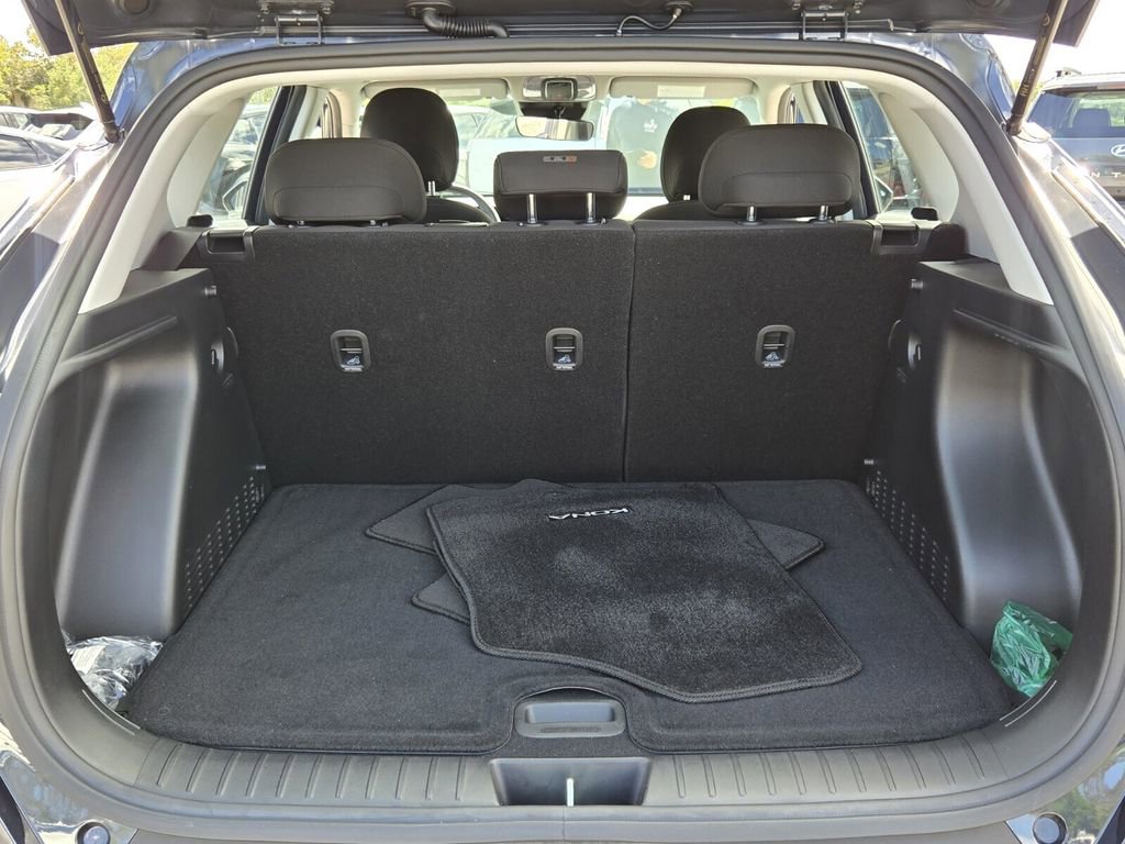 Certified 2024 Hyundai Kona SE image 15