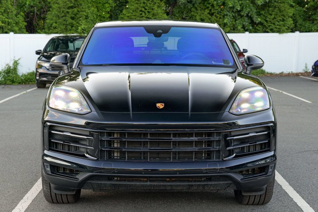 Used 2024 Porsche Cayenne Coupe AWD/4WD image 2