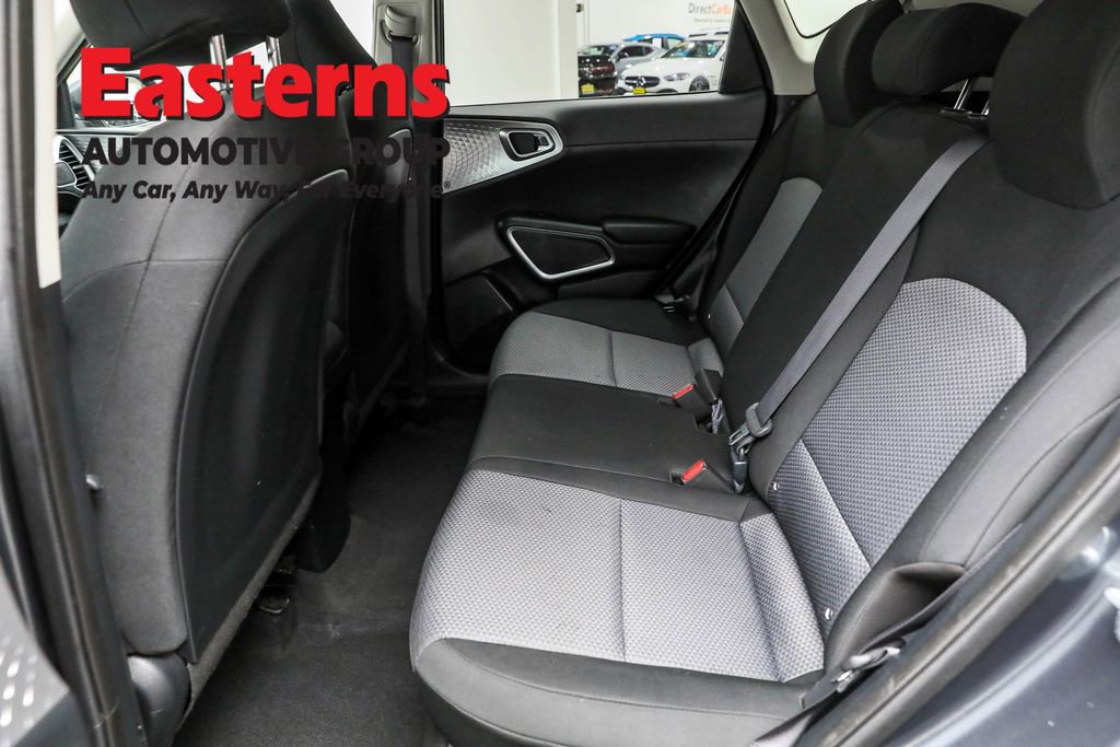 Used 2023 Kia Soul LX w/ LX Technology Package image 21
