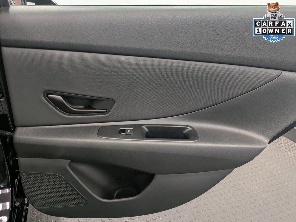 Certified 2025 Hyundai Elantra Sport image 27
