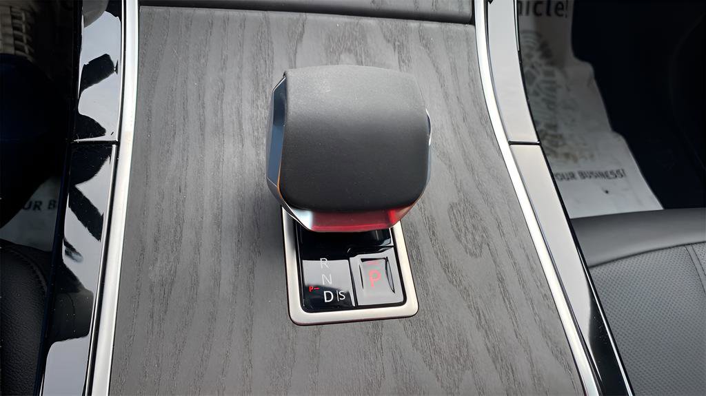 Used 2024 Land Rover Range Rover Evoque Dynamic SE image 18